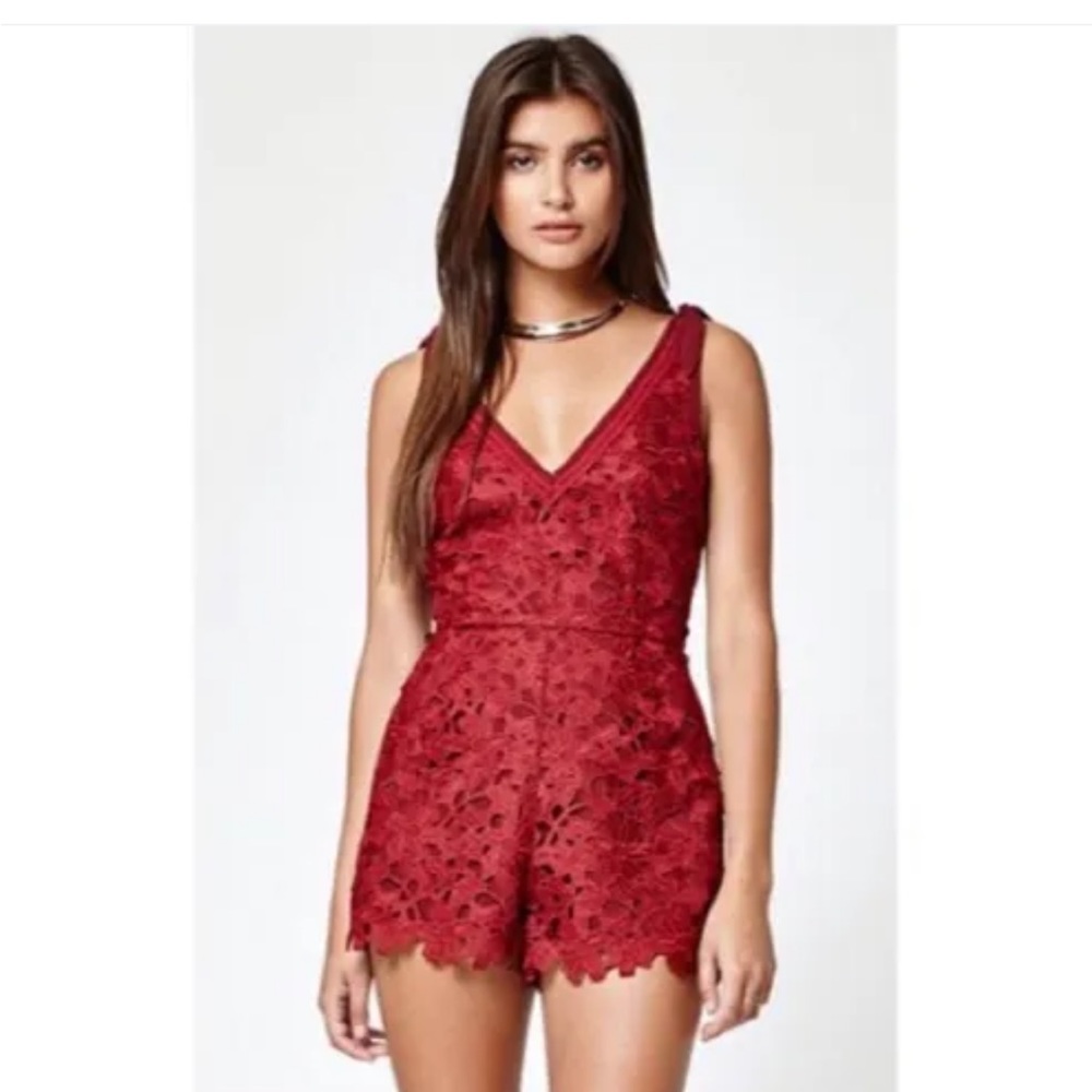 Kendall & Kylie Women’s Red Lace Eyelet Sleeveless V-Neck Short Jumpsuit Romper